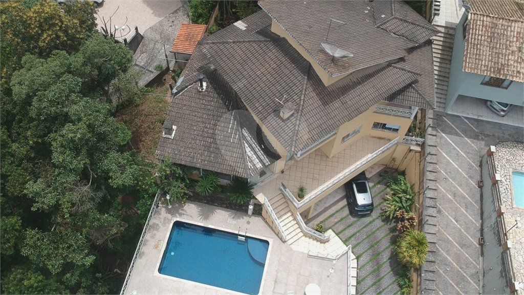 Casa à venda com 3 suítes no condomínio Alpes da Cantareira, Mairiporã - SP