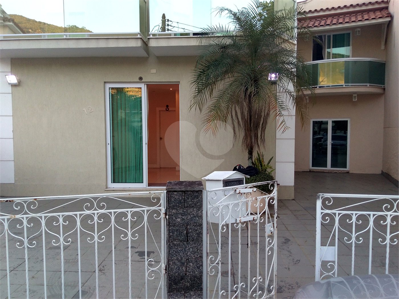Casa à venda com 3 quartos, sendo 1 suíte,  no condomínio Conselheiro Ferraz, Rio de Janeiro - RJ