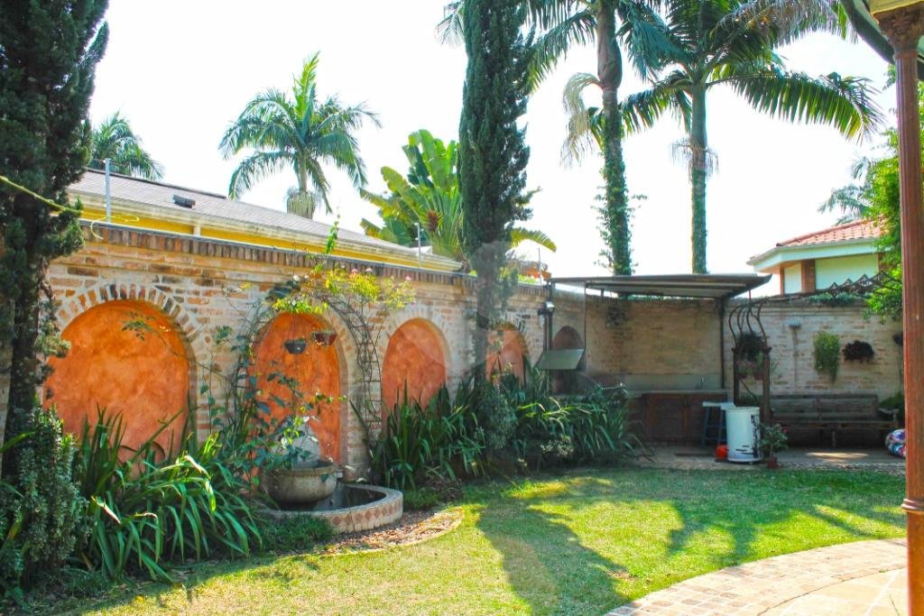 Sobrado à venda com 7 quartos, sendo 5 suítes, em Alto da Boa Vista, São Paulo, SP