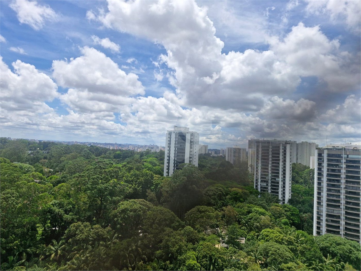 Apartamento para alugar com 4 suítes em Santo Amaro, São Paulo, SP