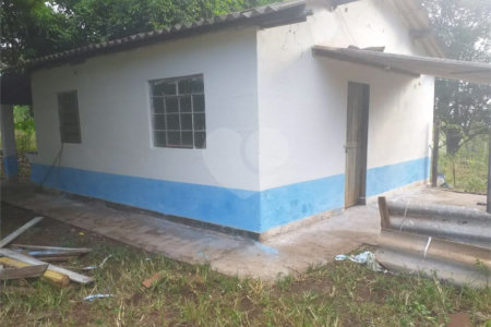 Sítio à venda com 2 quartos no Centro, Descalvado, SP