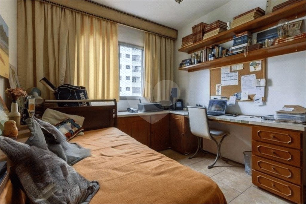 Apartamento à venda com 3 quartos, sendo 1 suíte,  em Vila Andrade, São Paulo, SP