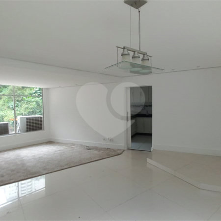 Apartamento à venda com 3 quartos, sendo 1 suíte,  em Vila Andrade, São Paulo, SP