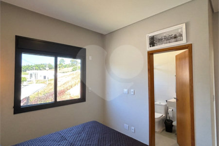 Casa à venda com 3 suítes no condomínio Villa D' Oro, Vinhedo - SP