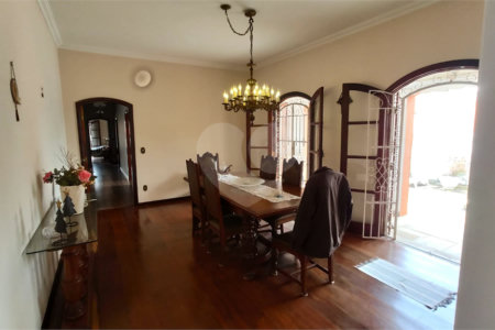 Casa Térrea à venda com 3 quartos, sendo 2 suítes, em Vila Oliveira, Mogi das Cruzes, SP