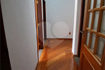 Casa à venda com 5 quartos, sendo 3 suítes, em Vila Santista, Atibaia, SP