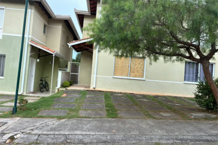 Casa à venda com 3 quartos no condomínio Bosques da Vila - Casa 3° Fase, Cotia - SP