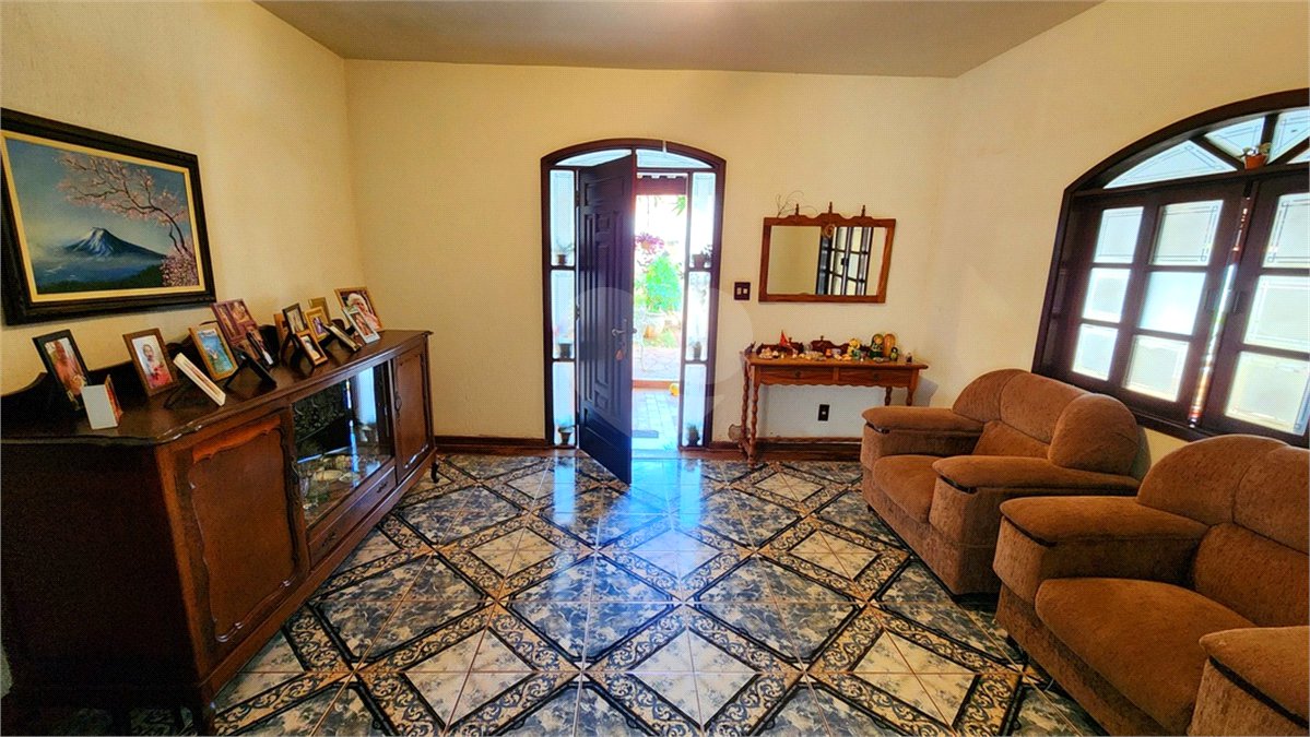 Casa à venda com 4 quartos, sendo 1 suíte, em Jardim Nova Época, Araraquara, SP