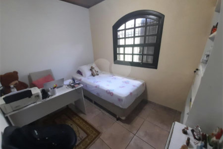 Casa à venda com 3 quartos, sendo 1 suíte,  em Vila Figueira, Suzano, SP