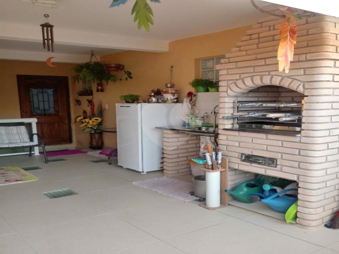 Casa à venda com 3 quartos, sendo 1 suíte, no condomínio Alcides Moreira, São Paulo - SP