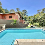 Casa à venda com 4 quartos, sendo 3 suítes, no condomínio Vilarejo, Carapicuíba - SP