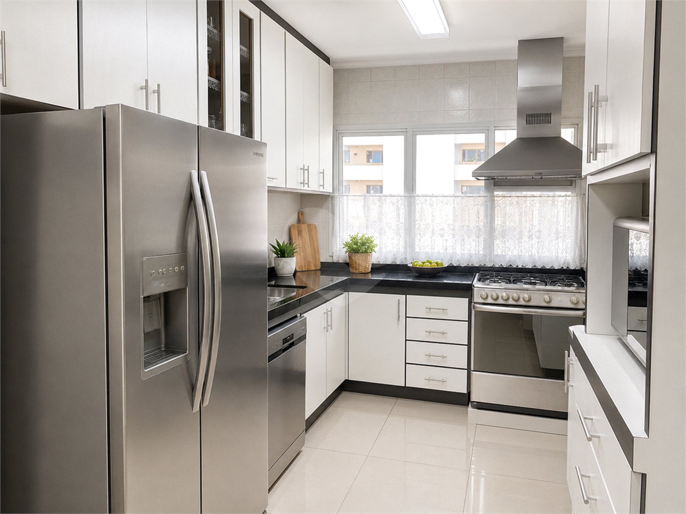 Apartamento à venda com 4 suítes em Vila Uberabinha, São Paulo, SP