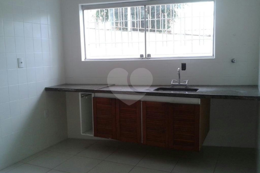 Sobrado à venda com 3 quartos, sendo 1 suíte, em Tremembé, São Paulo, SP