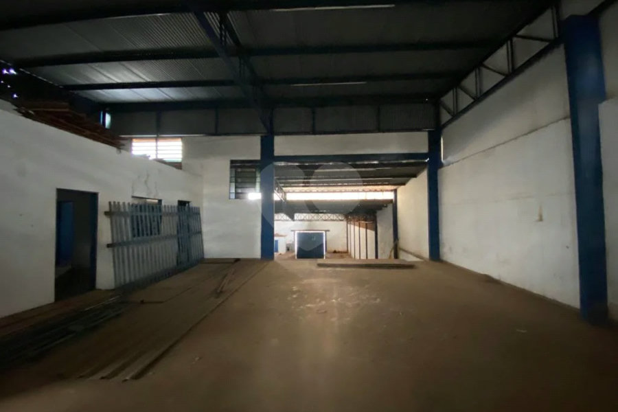 Terreno e Barracão comercial à venda ou locação, no bairro Santa Rosa - Piracicaba/SP.