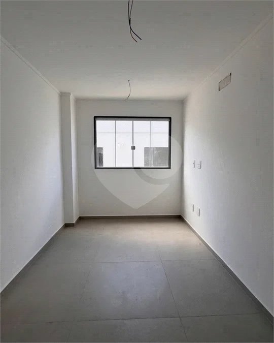 Casa duplex com 4 quartos, piscina e área gourmet, em condomínio com lazer completo e localização estratégica ao lado do Park Shopping.