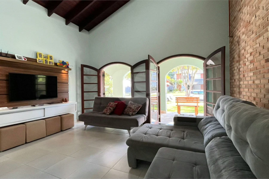Casa à venda com 3 quartos, sendo 1 suíte,  em Riviera de São Lourenço, Bertioga, SP
