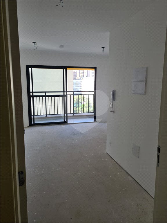Apartamento à venda na Bela Vista de 24m2 com 1 dormitórios e sem vagas.Estuda Permuta.