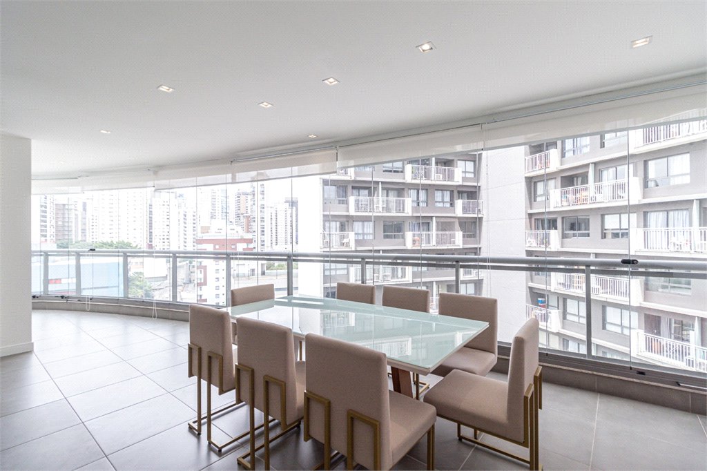 Apartamento para alugar com 2 suítes em Vila Olímpia, São Paulo, SP