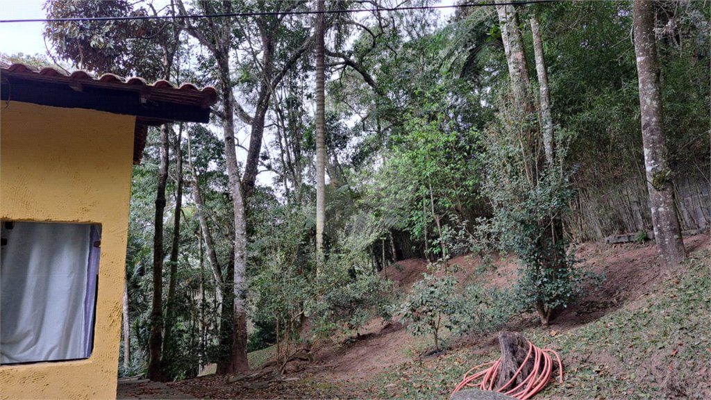 Casa à venda com 3 quartos, sendo 1 suíte, no condomínio Alpes da Cantareira, Mairiporã - SP