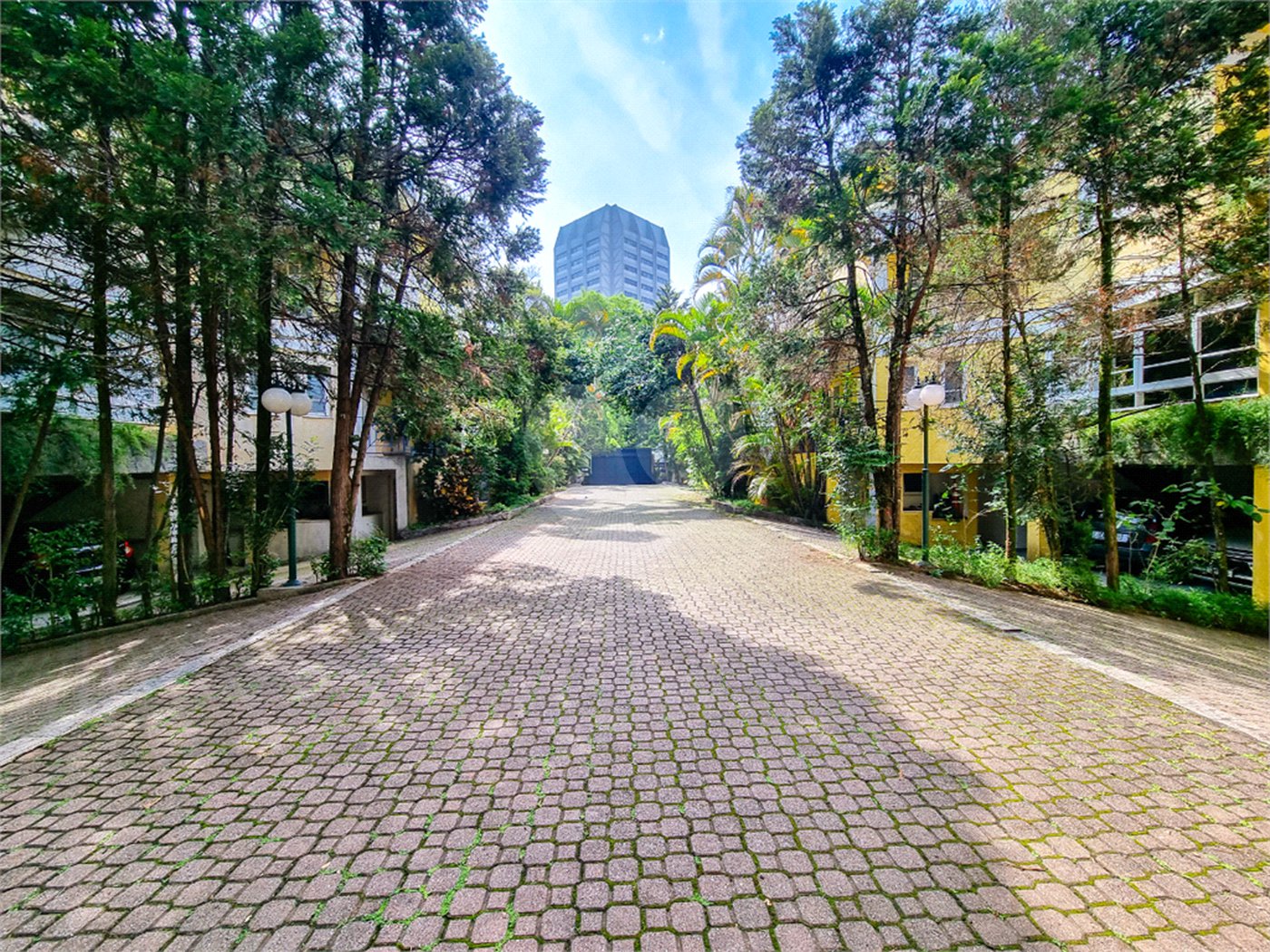 Casa à venda com 4 suítes no condomínio Annecy Village, São Paulo - SP