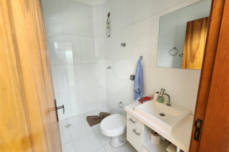 Casa à venda com 4 quartos, sendo 3 suítes,  em Vila Rosália, Guarulhos, SP