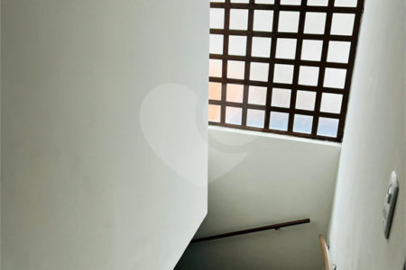 Sobrado à venda com 3 quartos em Loteamento Municipal Brás Cubas, Mogi das Cruzes, SP
