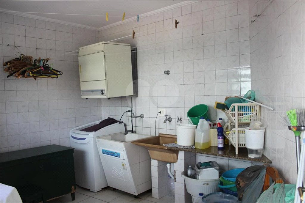 Sobrado à venda com 4 quartos, sendo 2 suítes, em Vila das Mercês, São Paulo, SP