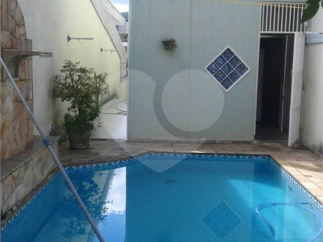 Sobrado à venda com 3 quartos, sendo 2 suítes,  em Horto, São Paulo, SP