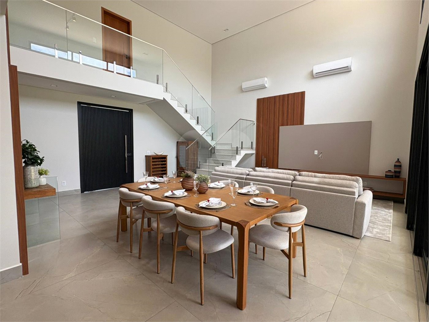 Casa à venda com 4 suítes no condomínio Portal dos Bandeirantes, Salto - SP