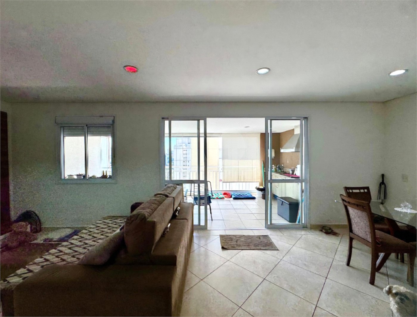 Apartamento à venda com 3 quartos, sendo 1 suíte, em Vila Galvão, Guarulhos, SP