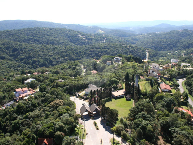 Terreno à venda no condomínio Alpes da Cantareira, Mairiporã - SP