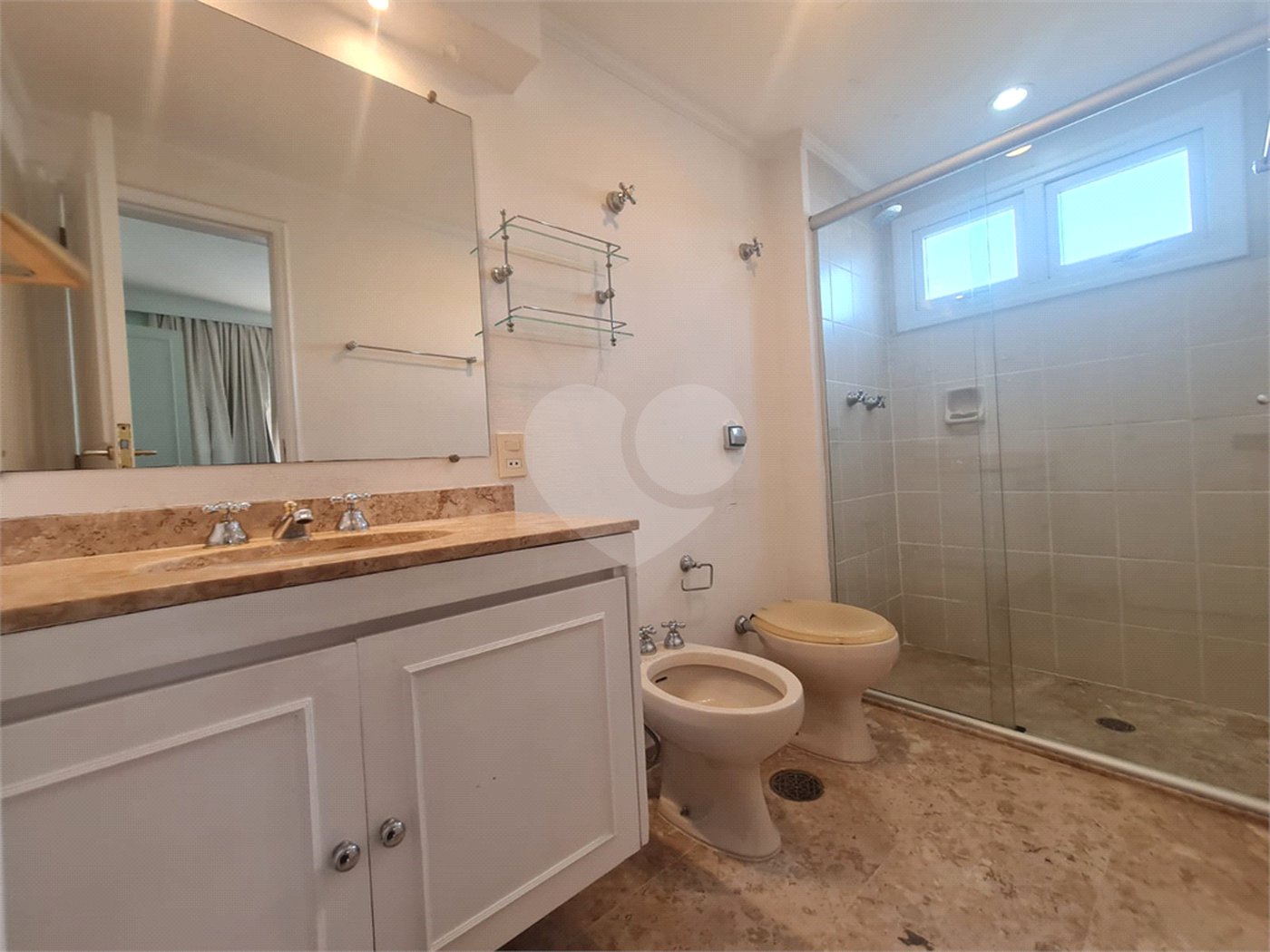 Apartamento à venda com 3 quartos, sendo 2 suítes, em Alto da Boa Vista, São Paulo, SP