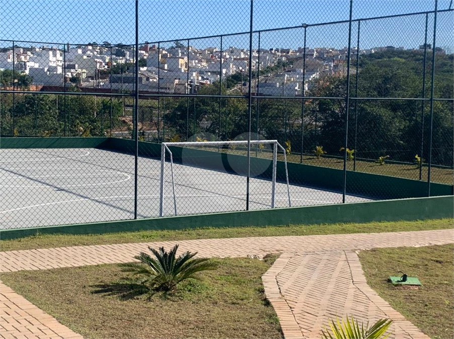 Casa à venda com 3 quartos, sendo 1 suíte, no condomínio Horto Florestal Villagio, Sorocaba - SP