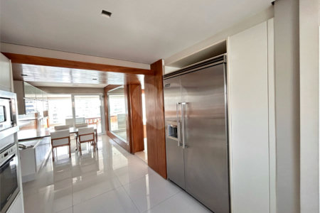 Apartamento à venda com 3 suítes em Moema, São Paulo, SP