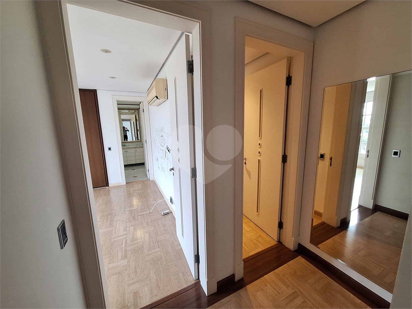 Casa à venda com 4 suítes no condomínio Villagio DI Sopra, São Paulo - SP