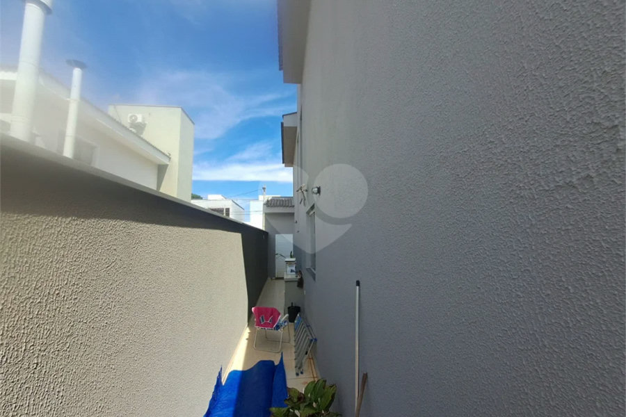 Linda Casa 3 dormitórios com piscina - R$ 950.000,00