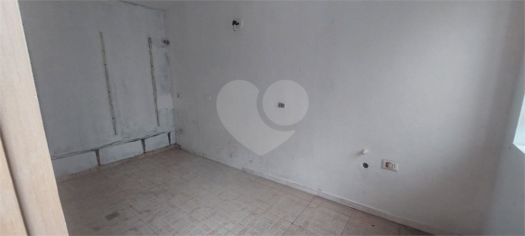 Sobrado à venda com 4 quartos, sendo 2 suítes, em Lavapés, Mairiporã, SP