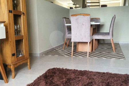 Duplex no Condomínio Monte Dore