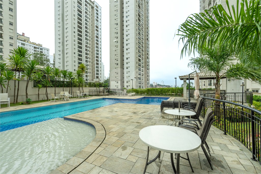 Apartamento à venda com 3 quartos, sendo 1 suíte,  em Jardim Parque Morumbi, São Paulo, SP