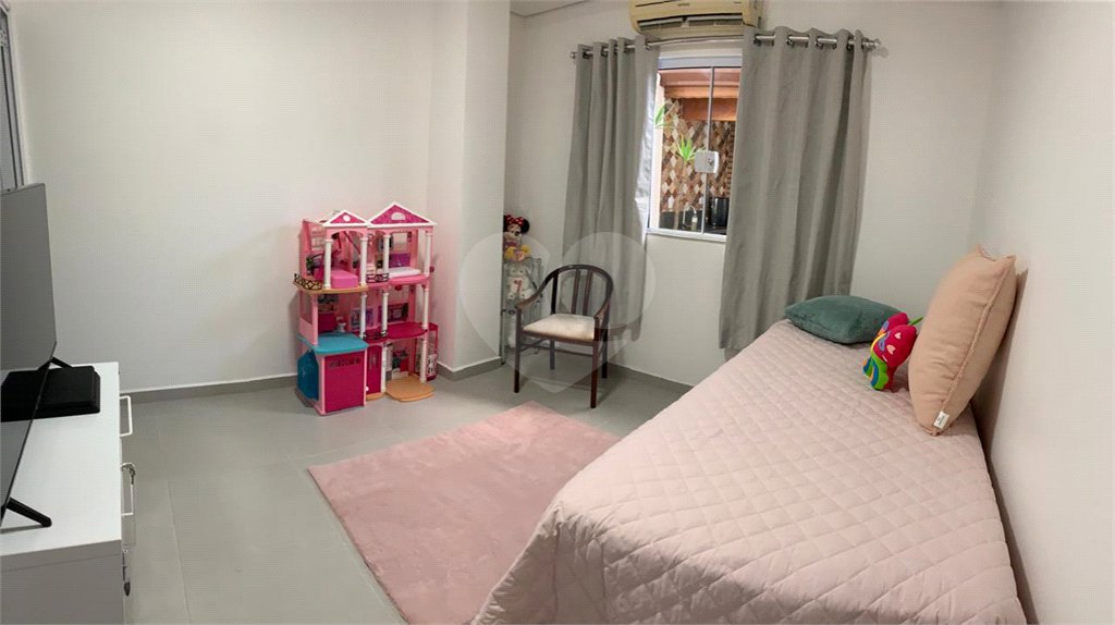 Casa à venda com 3 suítes em Vila Amorim, Suzano, SP