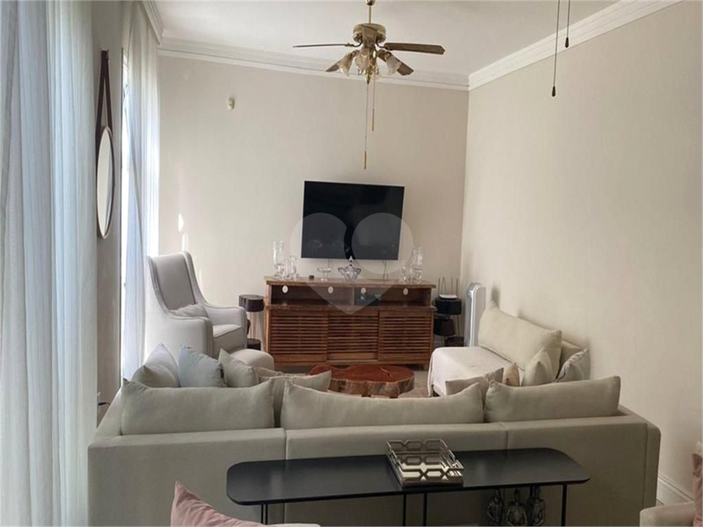 Casa à venda com 5 quartos, sendo 4 suítes,  no condomínio Terras de Santa Clara, Jacareí - SP