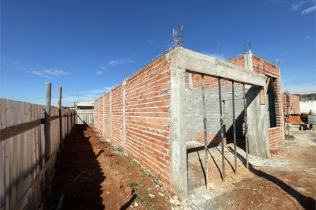 Casa à venda com 3 quartos, sendo 1 suíte, no condomínio Tivolli Residencial, Itapetininga - SP