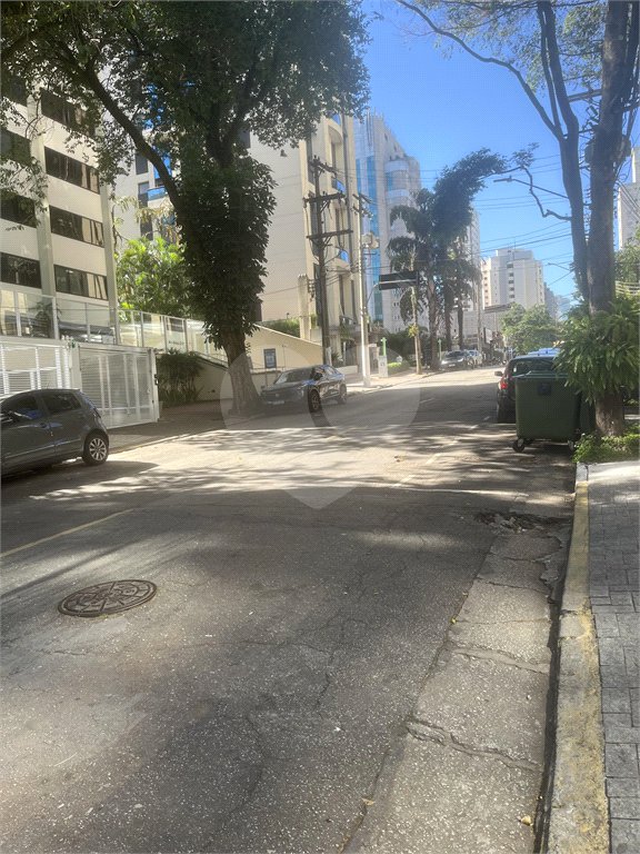 Flat à venda com 1 suíte em Moema, São Paulo, SP
