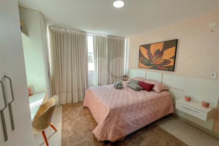 Casa à venda com 4 quartos, sendo 1 suíte, no condomínio Imperial Santa Cruz, Rio de Janeiro - RJ