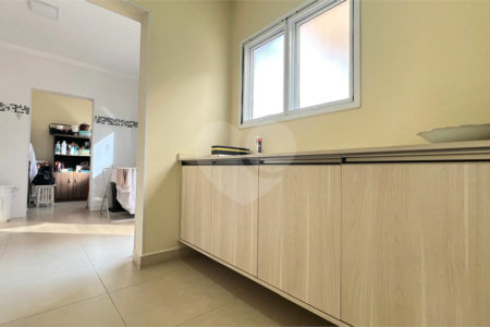 Casa à venda com 3 suítes no condomínio Haras Paineiras, Salto - SP