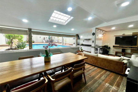 Casa à venda com 4 suítes em Vila Mazarino, Itapetininga, SP