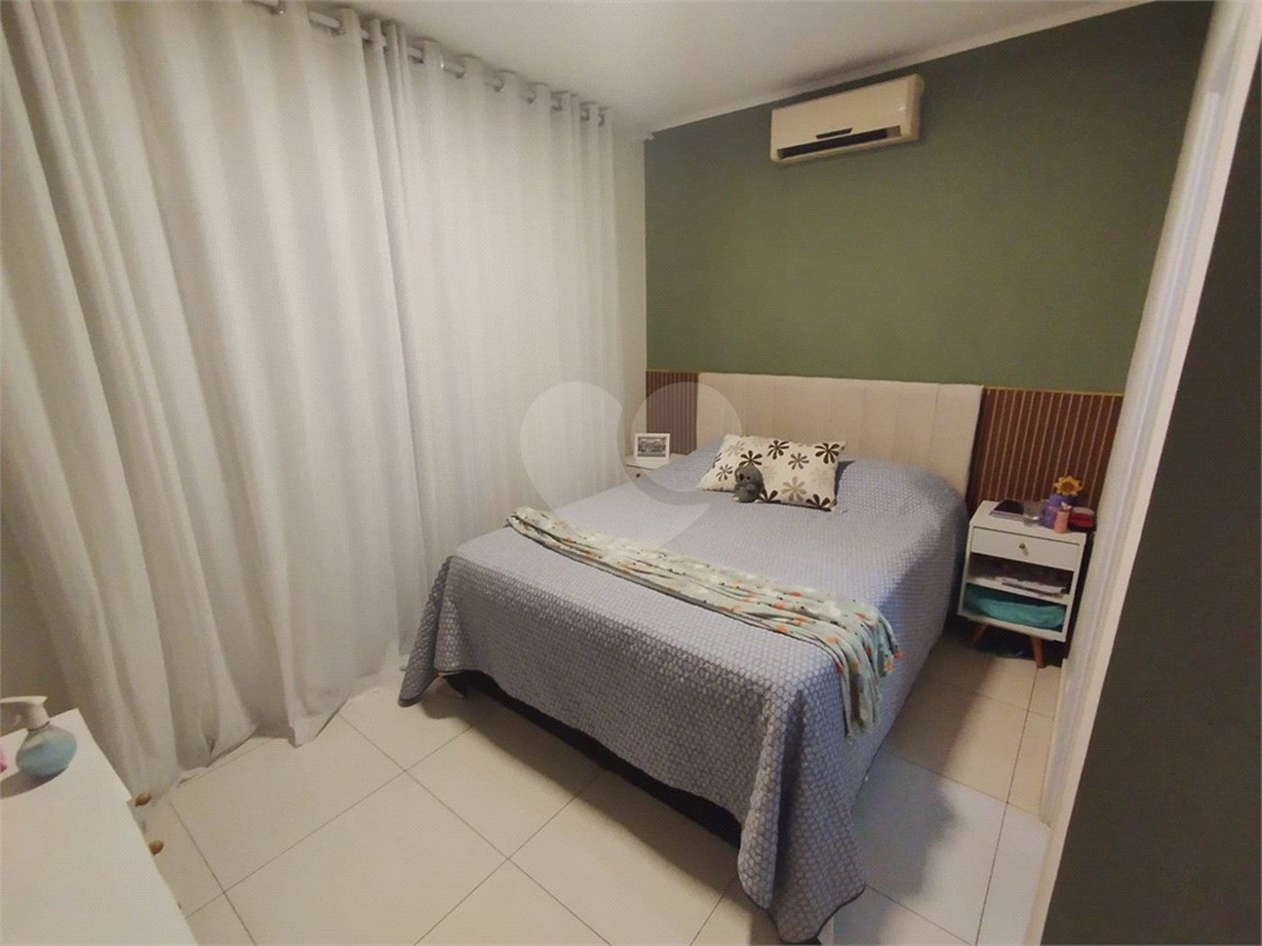 Casa à venda com 2 quartos, sendo 1 suíte, no condomínio Residencial Viva Vida, Cotia - SP