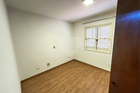 Casa à venda com 3 quartos, sendo 1 suíte, em Jardim Trussardi, São Paulo, SP