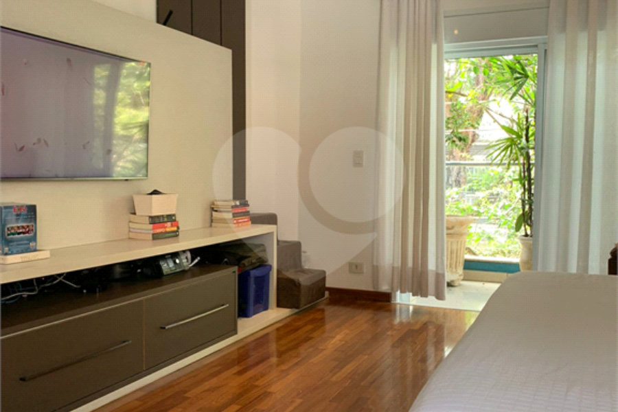 Casa à venda com 4 suítes em Santana, São Paulo, SP
