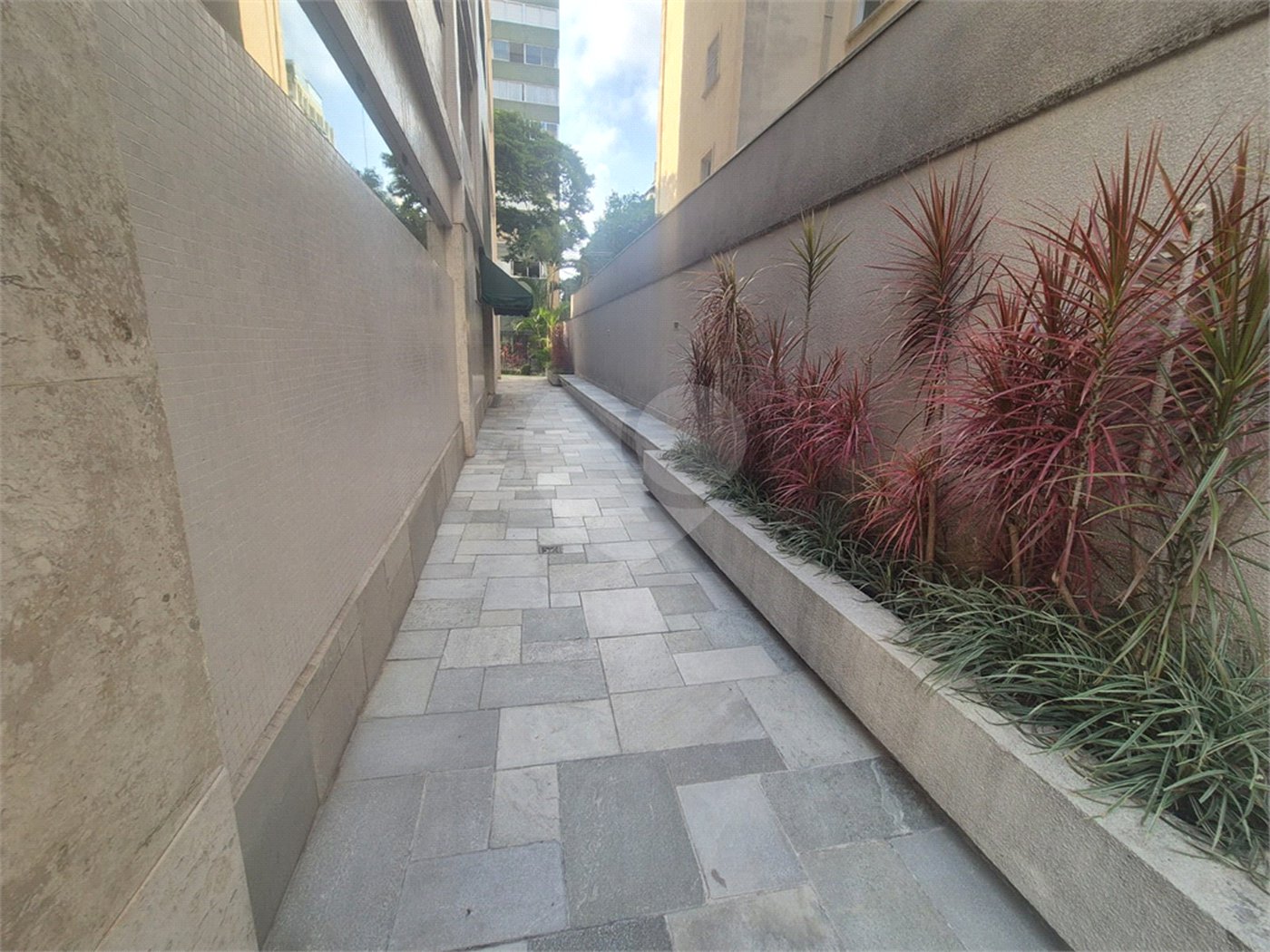 Apartamento à venda com 3 quartos, sendo 1 suíte, em Itaim Bibi, São Paulo, SP